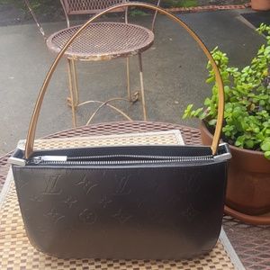 *Sold* 100% Authentic Louis Vuitton bag